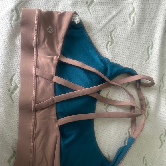 Lululemon energy bra - Picture 2 of 3